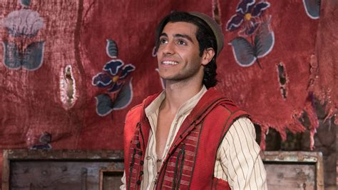 mena massoud shirtless|Why Mena Massoud Isn’t Shirtless In ‘Aladdin’: Costume。